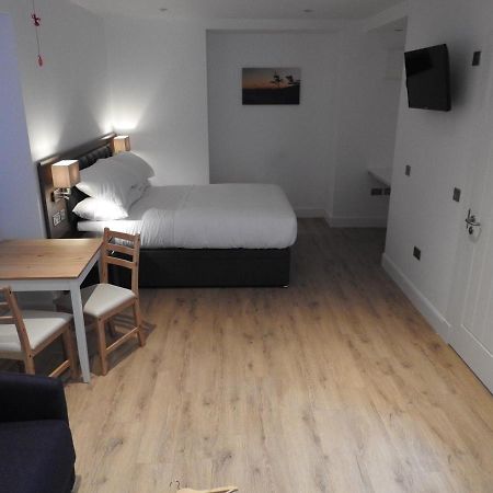 House Of Juniper - Luxury Accessible Apartment Broadford  Exteriör bild