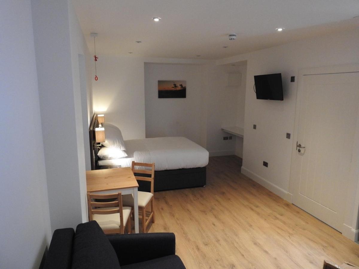 House Of Juniper - Luxury Accessible Apartment Broadford  Exteriör bild