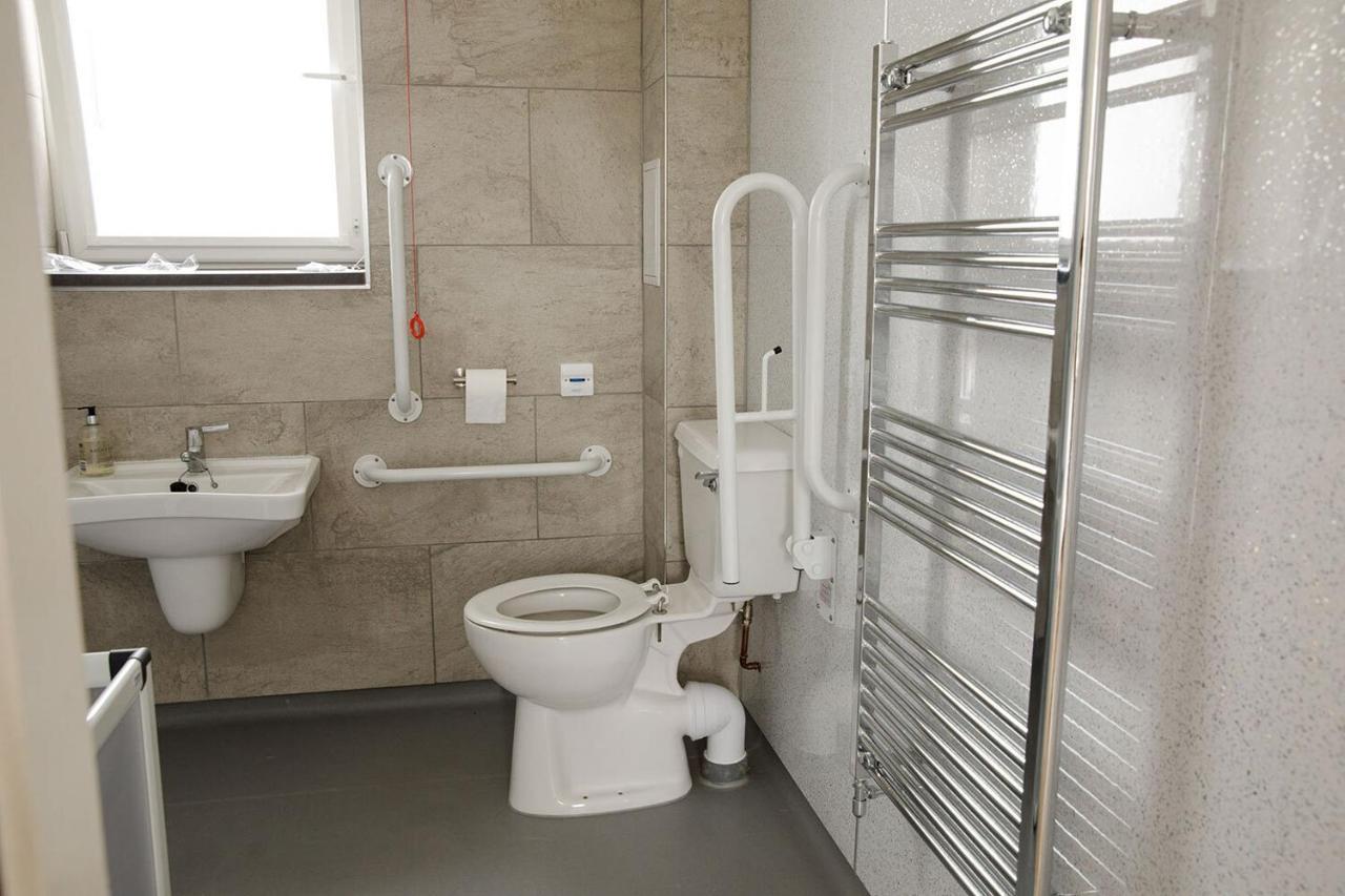 House Of Juniper - Luxury Accessible Apartment Broadford  Exteriör bild